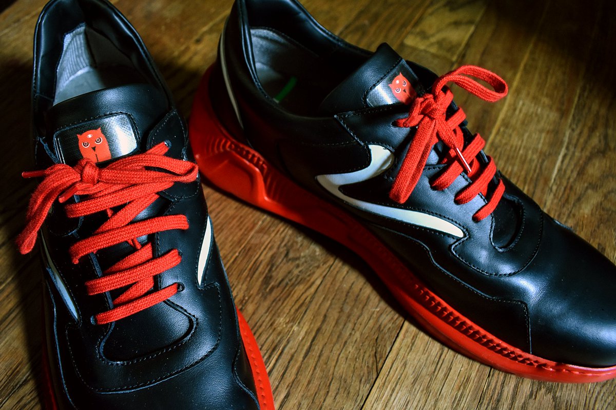 SleepyDesign's tweet image. I wanted to design some shoes, so I did 😊 #ClothingBrand #Shoes #GraphicDesign #Clothing