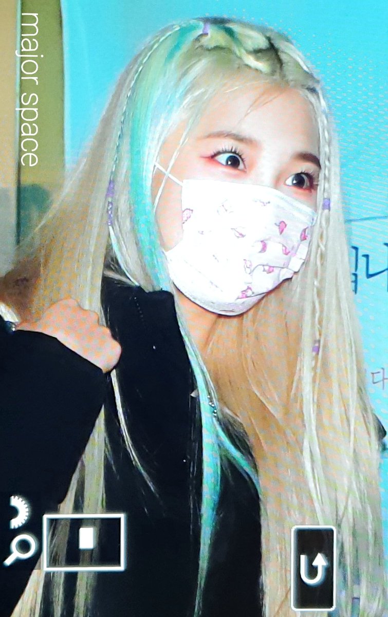 wooahbr's tweet photo. 📸 - 28.11.20: Previews da Minseo após fanmeeting online hoje.

cr.: Minseo_kr https://t.co/47qeIstqwV