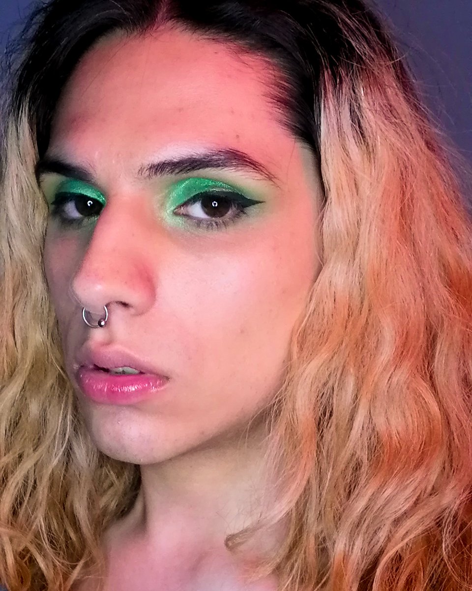 FERpuntoENTE's tweet photo. Meicop de madrugada en Twitch
.
.
.
#nonbinary #androgynous #twitchclips #twitchespañol #twitchchile #queer #queerportrait #piercingstyle #freemymind #genderfuck https://t.co/E4MuzpadFK