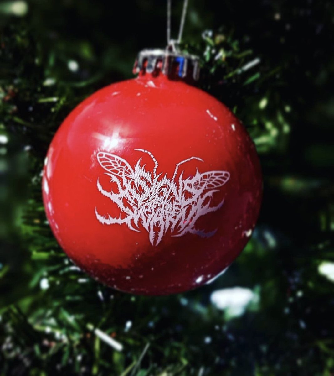 davidiiijohn's tweet image. @signsoftheswarm #christmas #indiemerch #risingmerch #signsoftheswarm #deathcore #merch #blackfriday