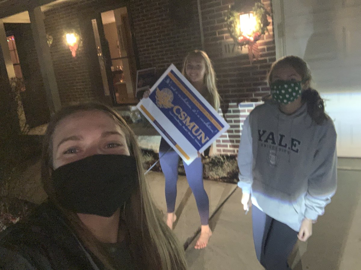 So much fun seeing some of our exec members last night to drop off CSMUN merch!! #EliteDaily <a href="/SandburgHS/">Carl Sandburg H.S.</a> <a href="/jltyrrell8/">Dr. Jennifer Tyrrell</a>