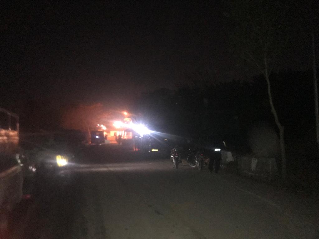 ramniranjan187's tweet photo. @MeghUpdates #France
Fire🔥 at the #FrenchEmbassy in #Islamabad #Pakistan has contained. No casualties.
Aey hunh kinnay lai? 🤔😳
#FranceTerrorAttack
https://t.co/ynZdsMXMli
https://t.co/QkkegsF80Z
