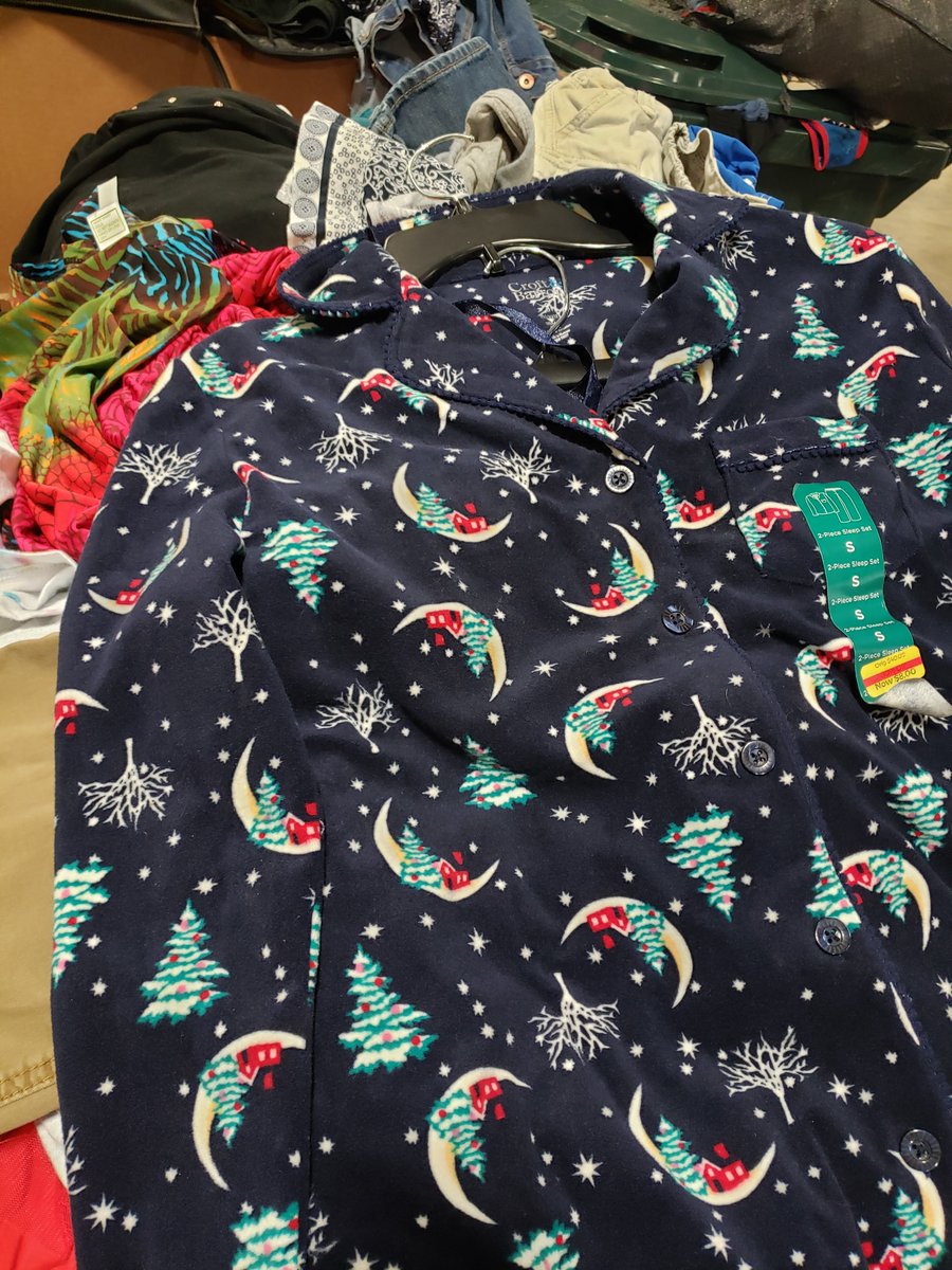 ThinkBigMo's tweet photo. At our upcoming December 5 clothing sale, we have lots of name brand clothing of all sizes.  The best part is that the price is $1.00 per pound and 25 cents for miscellaneous items.  Here's a preview. https://t.co/4OmDLtoSdF