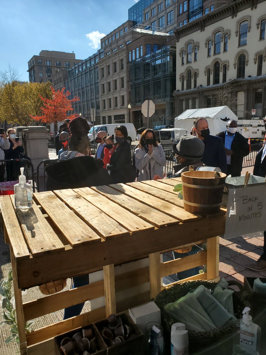 Old Blue BBQ (@obb_events) on Twitter photo We got a visit on this #smallbusinesssaturday from <a href="/KamalaHarris/">Kamala Harris</a> and <a href="/MayorBowser/">Mayor Muriel Bowser</a> to support the #downtownholidaymarket. You should come visit too! We got a visit on this #smallbusinesssaturday from <a href="/KamalaHarris/">Kamala Harris</a> and <a href="/MayorBowser/">Mayor Muriel Bowser</a> to support the #downtownholidaymarket. You should come visit too!