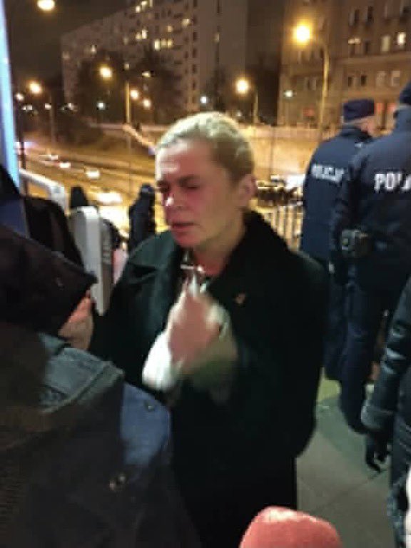 JanGrabiec's tweet photo. Jarosław Kaczyński i podległe mu służby uczciły 102 lecie praw wyborczych Polek atakiem gazowym na posłankę na Sejm RP i rozpędzaniem protestu #StrajkKobiet https://t.co/7vUZ5OvACy