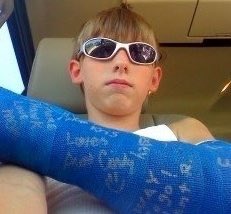 itsrileygill's tweet photo. i wish i was this cool https://t.co/0n111kQ4jc
