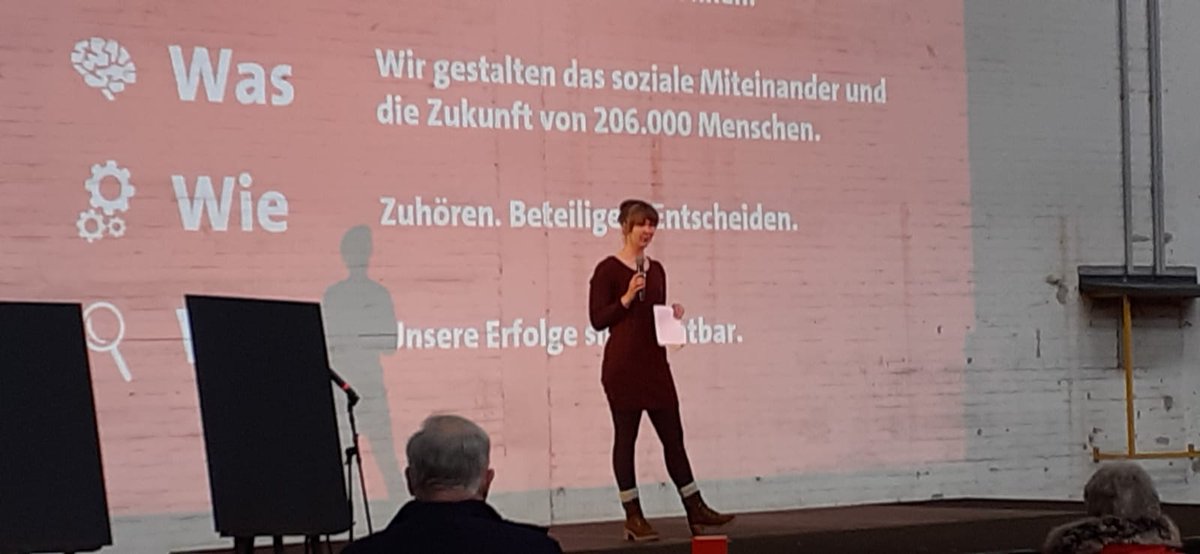 TommaWoermann's tweet photo. Ein so gelungener Parteitag mit tollen Genossinnen und Genossen sowie einem echt starken Programm, lässt einen mit Mut und Elan auf den Wahlkampf blicken!! 

#SPD #spdkassel #Parteitag #Wahlkampf https://t.co/DWec65zrCO