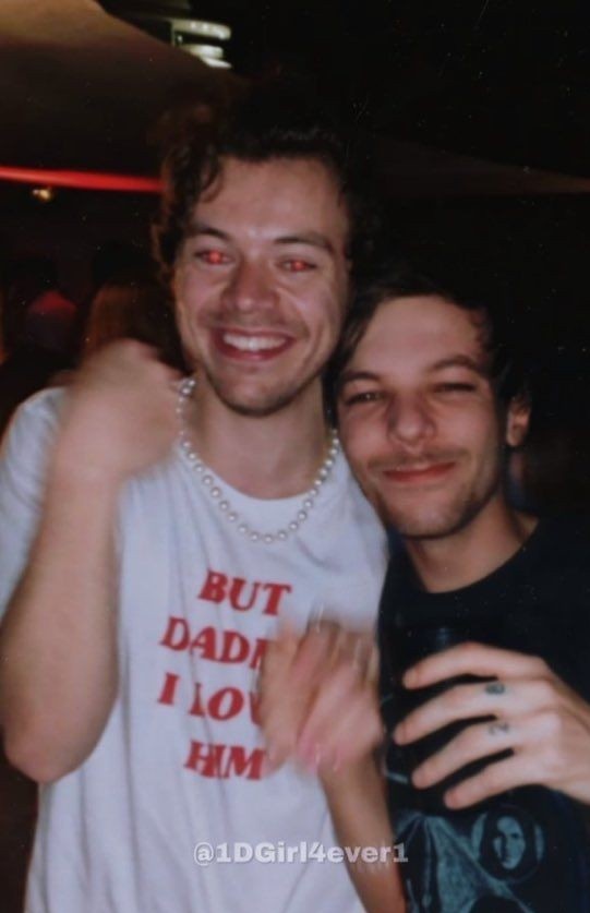 Vodka , Straight ?!? No! SUPER GAY a colorful thread by  @LT18HS16 and myself.