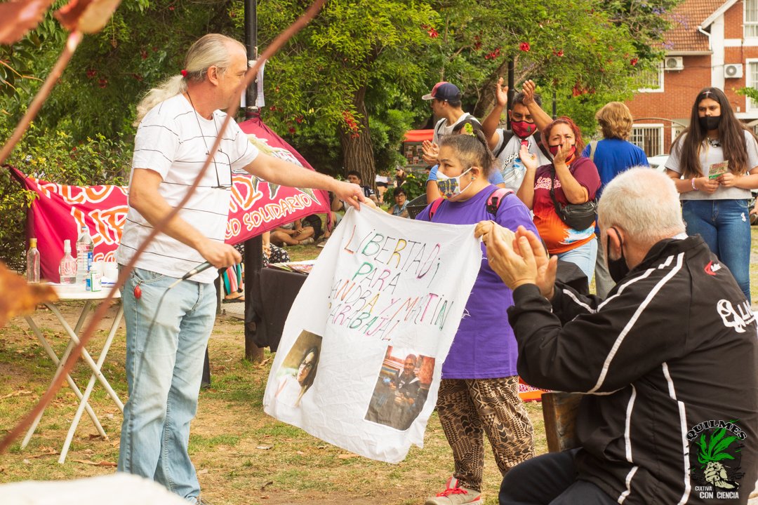 🌱#QuilmesSePlanta Histórica jornada todas las agrupaciones que trabajamos en conjunto, codo a codo y alma a alma. Gracias a las gran cantidad de personas que estuvieron en la Plaza Pellegrini 💚💜

#QuilmesCultivaConciencia #CannabisRegulado #CannabisQuilmes