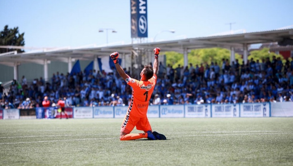 SoloRacingBlog's tweet image. #DatosRRC
El guardameta del Racing Iván Crespo acaba de alcanzar en este encuentro el 50% de los encuentros oficiales disputados con la portería a 0 (68 en 136 partidos) 
¡¡UNA SALVAJADA!!

¿¿Cómo será recordado el paso de Iván por el Racing??