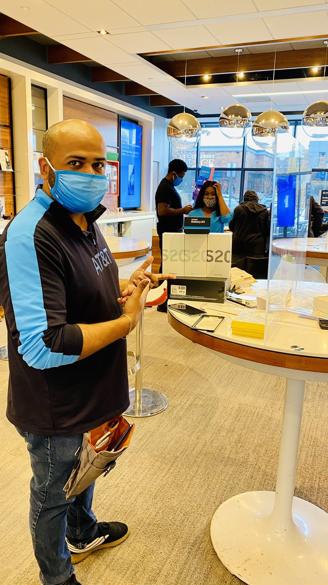 BenBNewYork's tweet photo. Lewis porting over 4 lines with that TV πΊ outta Gateway Center !!! π₯ #PortPositive #NYNJ #BrooklynUniter @Ahmad_Al02 @Edith_Acevedo06 @kam_thechosen1 @Victor_thegoat @judy_cavalieri @akwaymire https://t.co/h1P6X9W3v6
