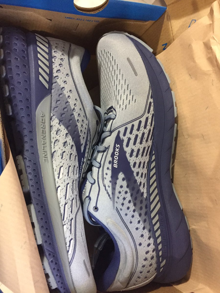 32Kingster's tweet photo. Participated in #shopsmallsaturday for new workout/running shoes. Thanks #beyondrunning #downtownfargo https://t.co/8yg4cKTnNL