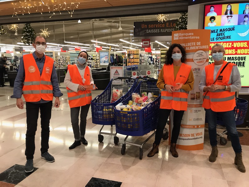 RegisLerible's tweet photo. Encore une belle #CollecteNationale de dons très généreux cette année. #GRDF aux côtés de la #BA44 ici à Rezé. #JeFaisMaBa #TousEnOrange https://t.co/Ur1g3ntqRn