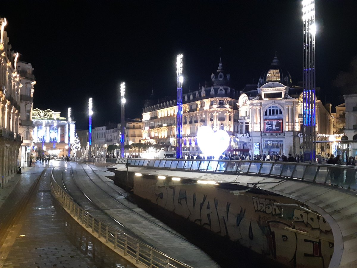 Fani dessinatrice tweet media