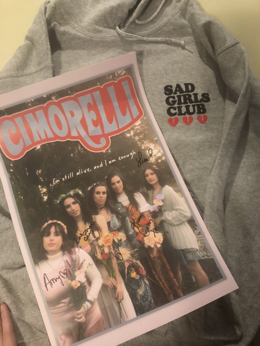 brooke_nichoIe's tweet photo. Look what I got today 🥰 @LisaCim @Cimorelliband @LaurenCimorelli @AmyCim @KathCim @ChristinaCIM https://t.co/lvzsZVYOFL