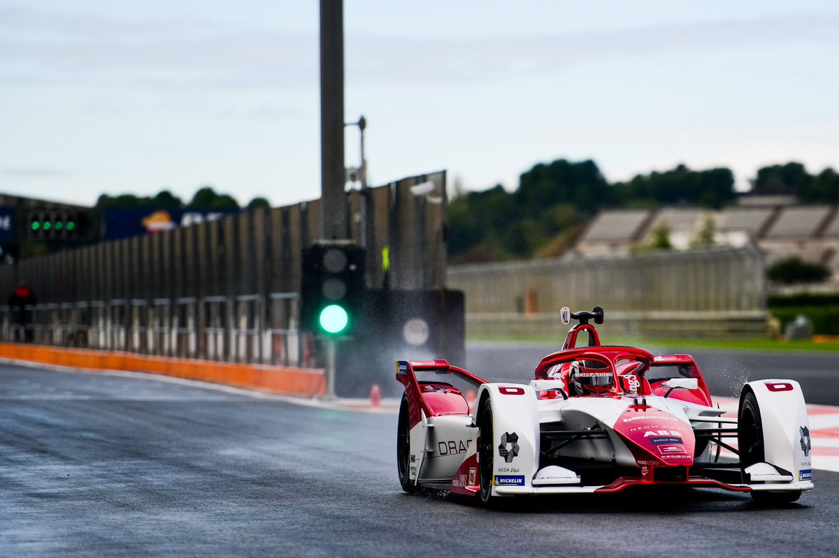 Dragon S7 Formula E livery in action !
Just the best feeling to see a design turn to reality and hit the track for the first time
Amazing images of the new @DragonRacing_FE livery by @Spacesuit_Media
#Dragon #FormulaE #PenskeAutosport https://t.co/SMxe8fk8iC
