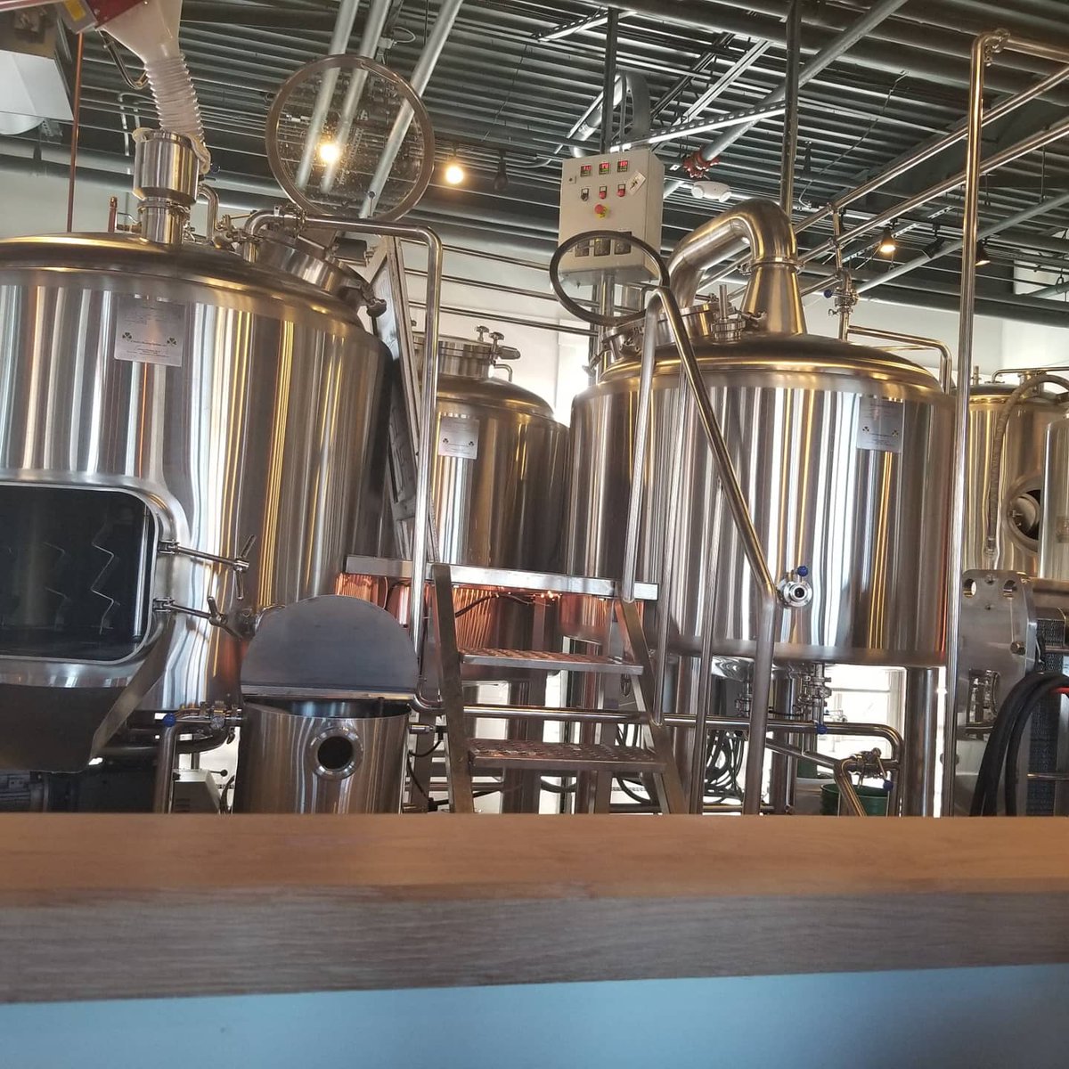 Alucard_x99's tweet photo. At @jekyllbrewing for lunch!!! Yum!!!! #jekyllbrewing #beer #beersnob #food #lunch https://t.co/IKaNyWtvGO