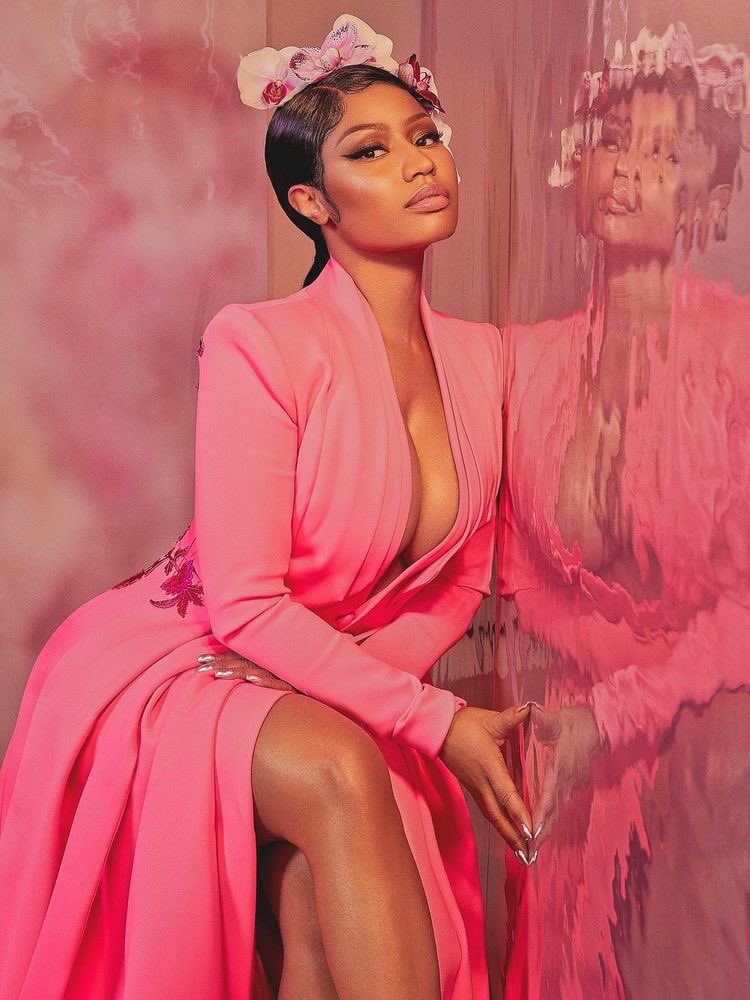 SecretsSjg's tweet photo. 🚨🚨🚨🚨🚨🚨🚨🚨🚨🚨🚨🚨Nicki Minaj pode estar finalizando seu novo álbum Seu curto hiato musical está oficialmente no passado e Nicki Minaj está voltando ao trono ! https://t.co/CxbCoG30pO