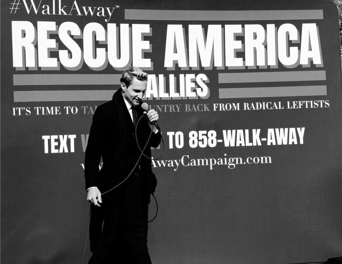 Two days after the major DC March,  @BrandonStraka organized a  #WalkAway event.Many conservative influencers in attendance.
