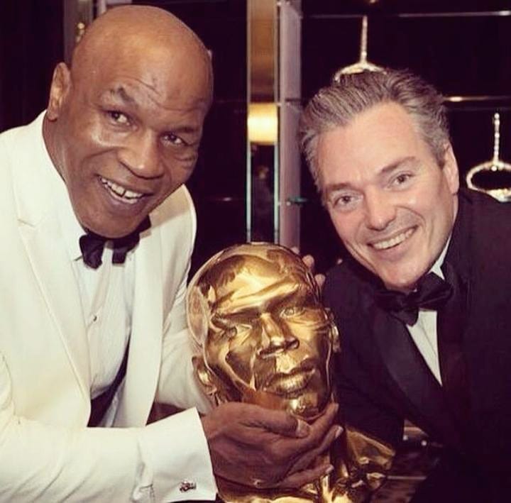 Jbseckler's tweet photo. HE'S BACK @MikeTyson 
SCULPTURES 🗿🥊❤
#MikeTyson #sculpture #art #Passion #love #❤ #🥊 https://t.co/Itect7jEg7