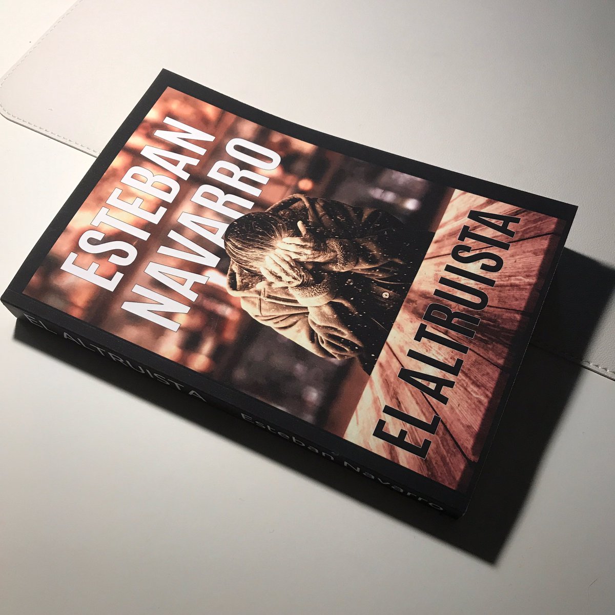 EstebanNavarroS's tweet photo. ¡SORTEO DE 1 EJEMPLAR DEDICADO DE EL ALTRUISTA!📚
Solo hay que:

1- Seguir a @EstebanNavarroS 
2- DAR RT a este tuit. 
3-MENCIONAR A 1 AMIGX a quien le recomiendas leer EL ALTRUISTA, usando la etiqueta
#NecesitamosMasAltruistas 

Resuelvo a medianoche. 
¡Mucha suerte a todxs! https://t.co/nk9yTBgmA9