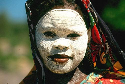 Makua People - Mozambique.The Makua are a Bantu speaking People found primarily in Mozambique & parts of Tanzania, Malawi, South Africa & Madagascar. Due to their proximity to Asian continent, Makua People fell victim to both the Arab Slave trade & the European slave trade.