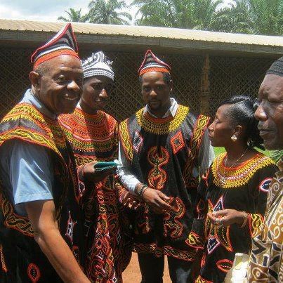 Fun Fact: Several prominent African Americans have such as Quincy Jones, Erica Badu, Blair Underwood etc...have traced their ancestry to the Bamileke People.(Blair Underwood with Bamileke Tribesmen in Cameroon & Erica Badu with a Bamileke elder in Texas)