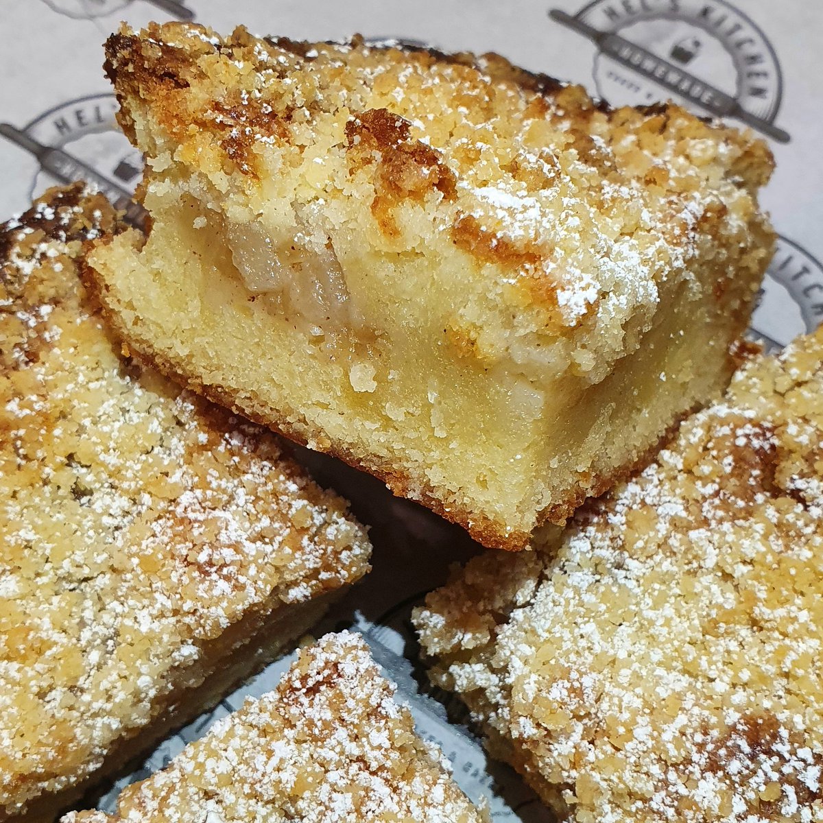 HelsKitchenUK's tweet photo. Just 1.5hrs left to secure yourself a Limited Edition Apple Crumble Postal Blondie Box. These will be removed from the website at 9pm &amp; will not be back! 🍎 Shop online https://t.co/u30JAs3MYm ⬅️ Choose from the remaining postal dates 🎁📮 https://t.co/32jokXfW5Y