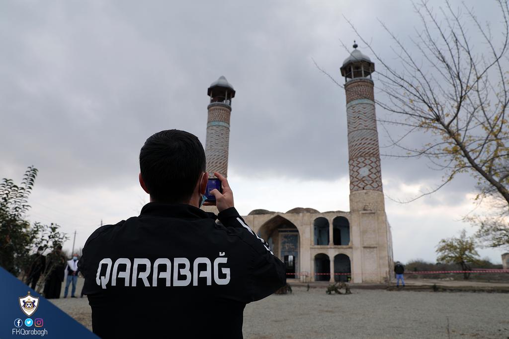 FKQarabaghEN's tweet photo. It feels so good to be home. 🇦🇿😍

#Aghdam #KarabakhisAzerbaijan https://t.co/9pICIZTAl6