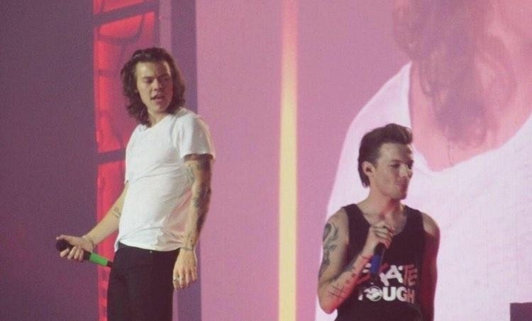 these hetero moments on stage