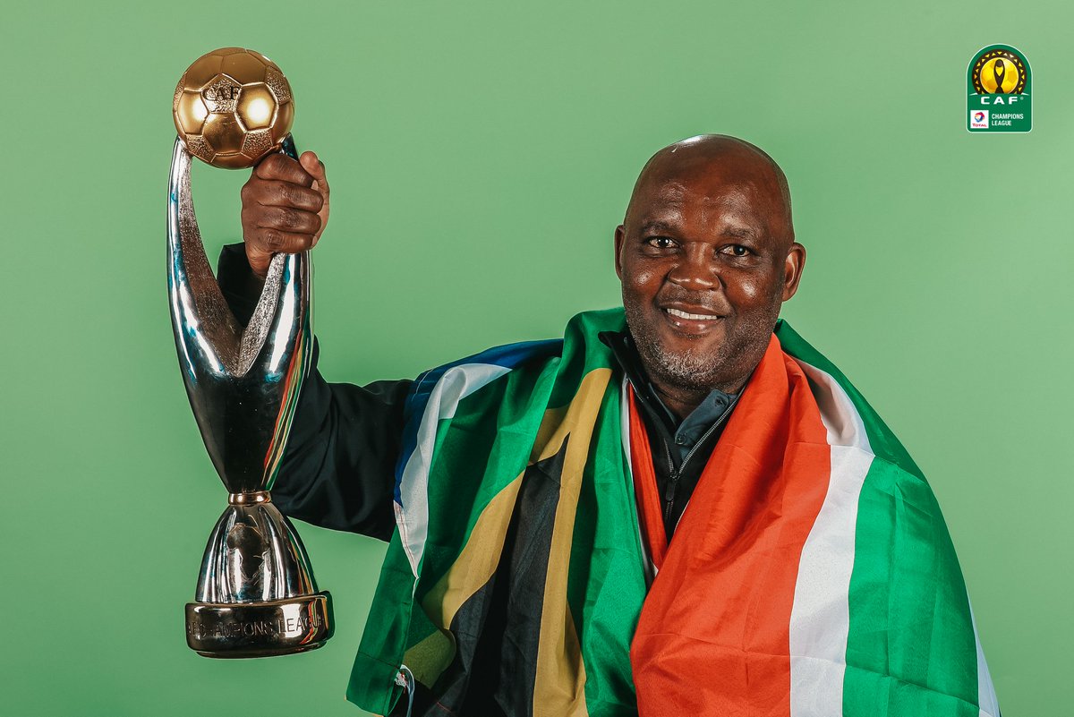 Yallakoranow's tweet photo. جلسة التصوير الرسمية لأبطال إفريقيا من الكاف 🔴🏆9⃣

Via: @CAF_Online https://t.co/1Coliztw2q