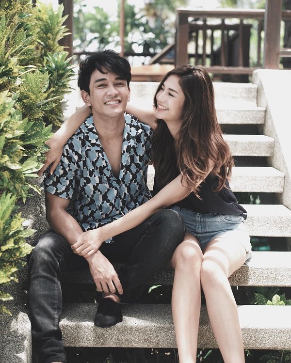 UnderbedDara's tweet photo. หลังฮีกันส่งข้อความยินดีแต่ชีมารีอ่านแล้วไม่ตอบนั้น

ชีมาถามตรงตอบตรง ก็ไม่รู้จะตอบอะไร แต่ไม่ได้บล็อคนะ

ส่วนจะกลับมาเป็นเพื่อนได้ไหมนั้น “มันก็จะมีบางคนที่เราแบบน่าจะเป็นเพื่อนที่ดีต่อกันได้ แต่บางคนไม่ได้เป็นเพื่อนกันแต่แรก ก็ไม่จำเป็น”

#ใต้เตียงดารา #กันมารี https://t.co/naMD9ofKYt