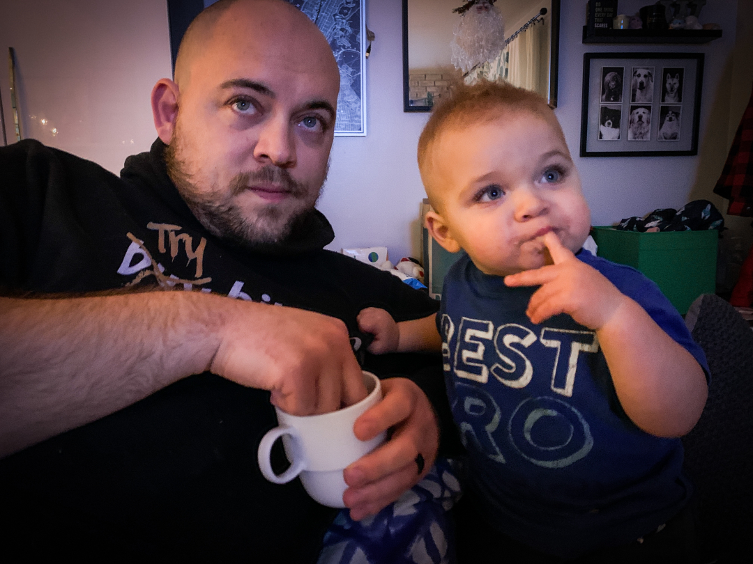 kurtwuckertjr's tweet photo. Having cookies and milk with Ronin while watching the world YoYo championships. 

#RoninAtlas
#RoninOnChain  https://t.co/ANtLxvO76L https://t.co/pTLbVOZN0b