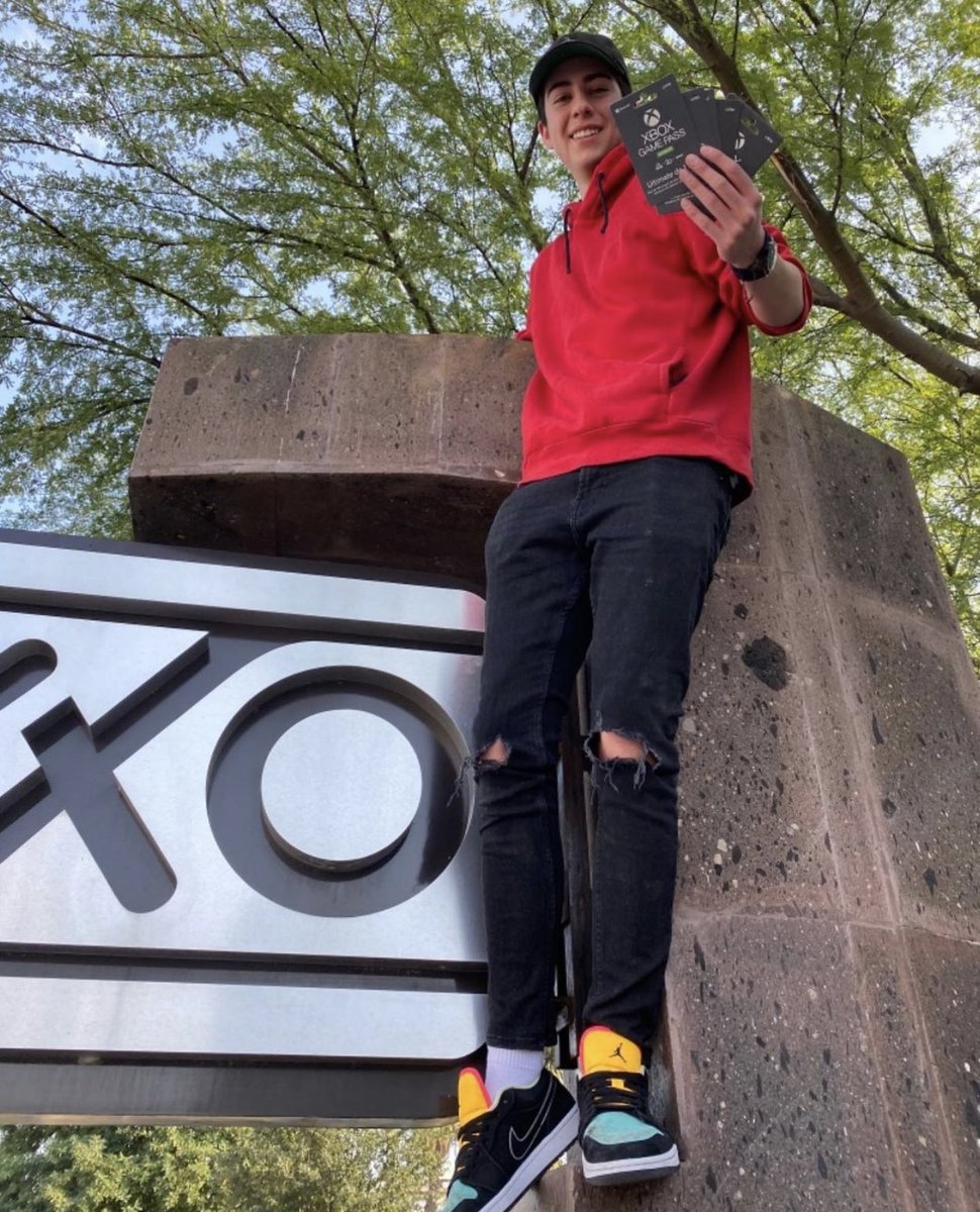 HasvikMC's tweet photo. Ya te registraste en el #RetoGamePass de @Tiendas_OXXO ??
Tienes 2 días para escanear y tener la posibilidad de ganar una consola Xbox Series X y un M&G conmigo!! 😬 https://t.co/jz1YysOEwx #add https://t.co/t9bUIzoyVE