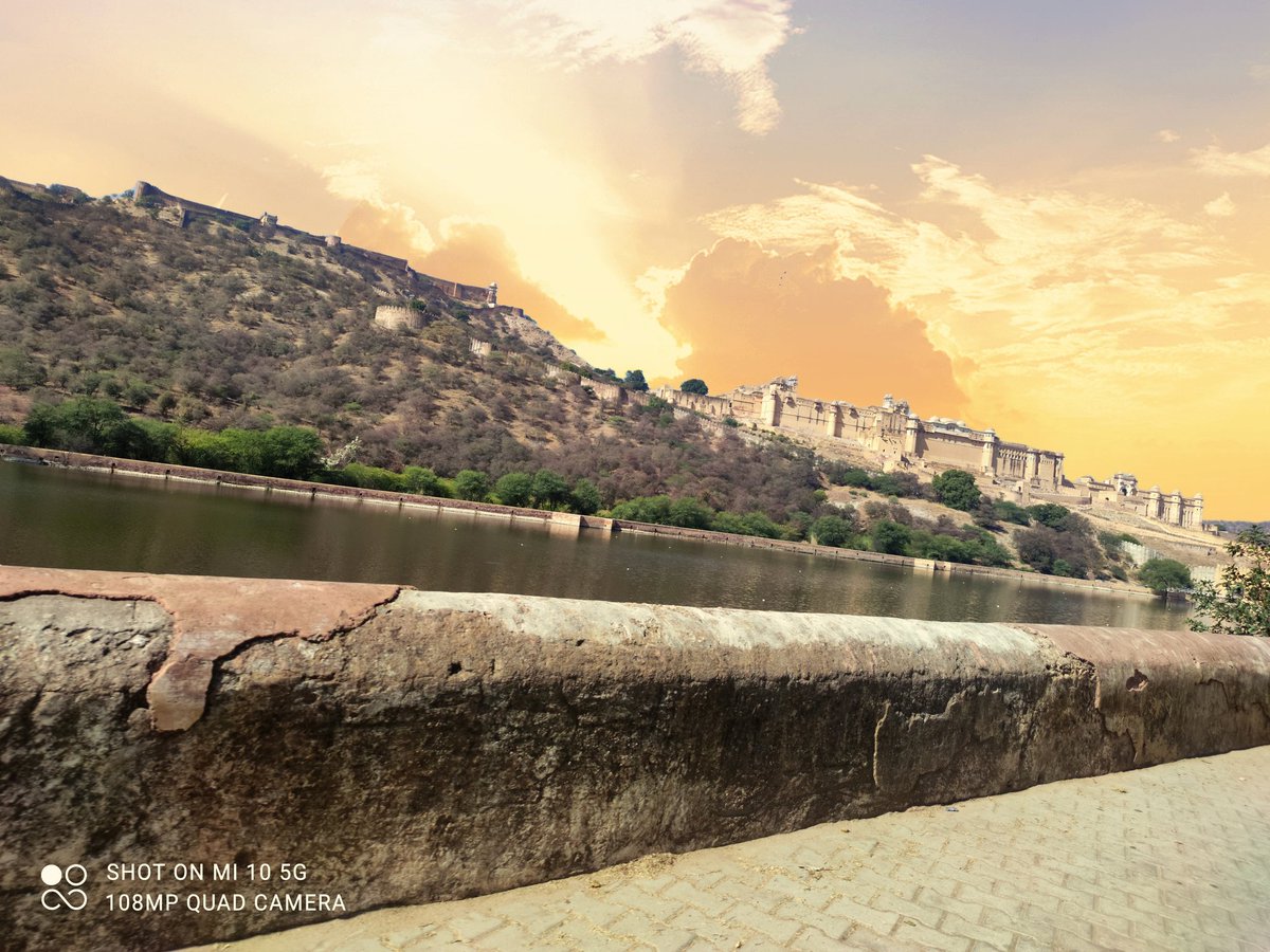 Rakesh806Rakesh's tweet photo. #ShotOnMi10
#Mi10
#Skyfilter
#MIUI
#108MP
@manukumarjain @MIUI_India @miuirom @XiaomiIndia @SnehaTainwala https://t.co/BkUFf00X4i