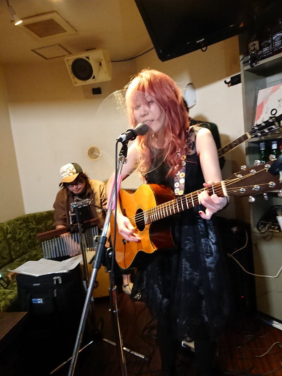 tsuyo_don's tweet photo. 昨��は恵比寿のYa Ya ebisu にて白鳥麻子さん率いる『S.W.A.n.T』のライブ〜ヾ(*‘ω‘ )ノ
とても楽しみにしていたライブだけあって期待通りの満足度でした。
567対策も万全、配信との掛け合いも楽しくあっという間の素敵な時間でした〜(´꒳`)
#白鳥麻子
#SWAnT https://t.co/bJLxsrrhNa