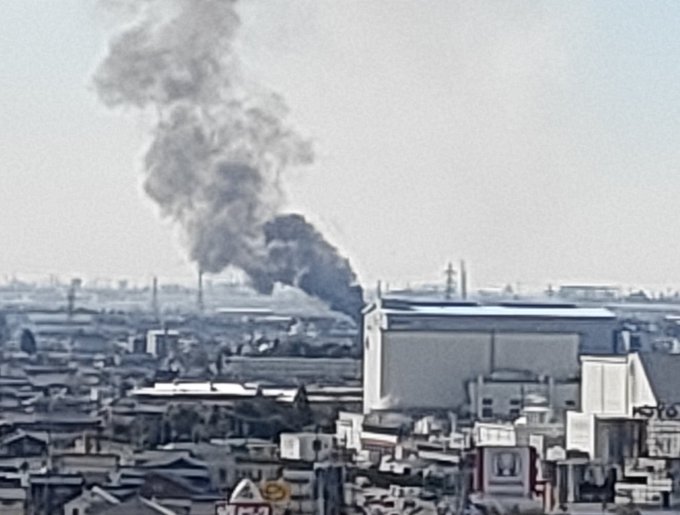火事 愛知県一宮市千秋町小山城付近で火災 大きな黒煙上がる 現地の画像や動画まとめ まとめダネ 火事 愛知県一宮市千秋町小山城付近で火災 大きな黒煙上がる 現地の画像や動画まとめ まとめダネ