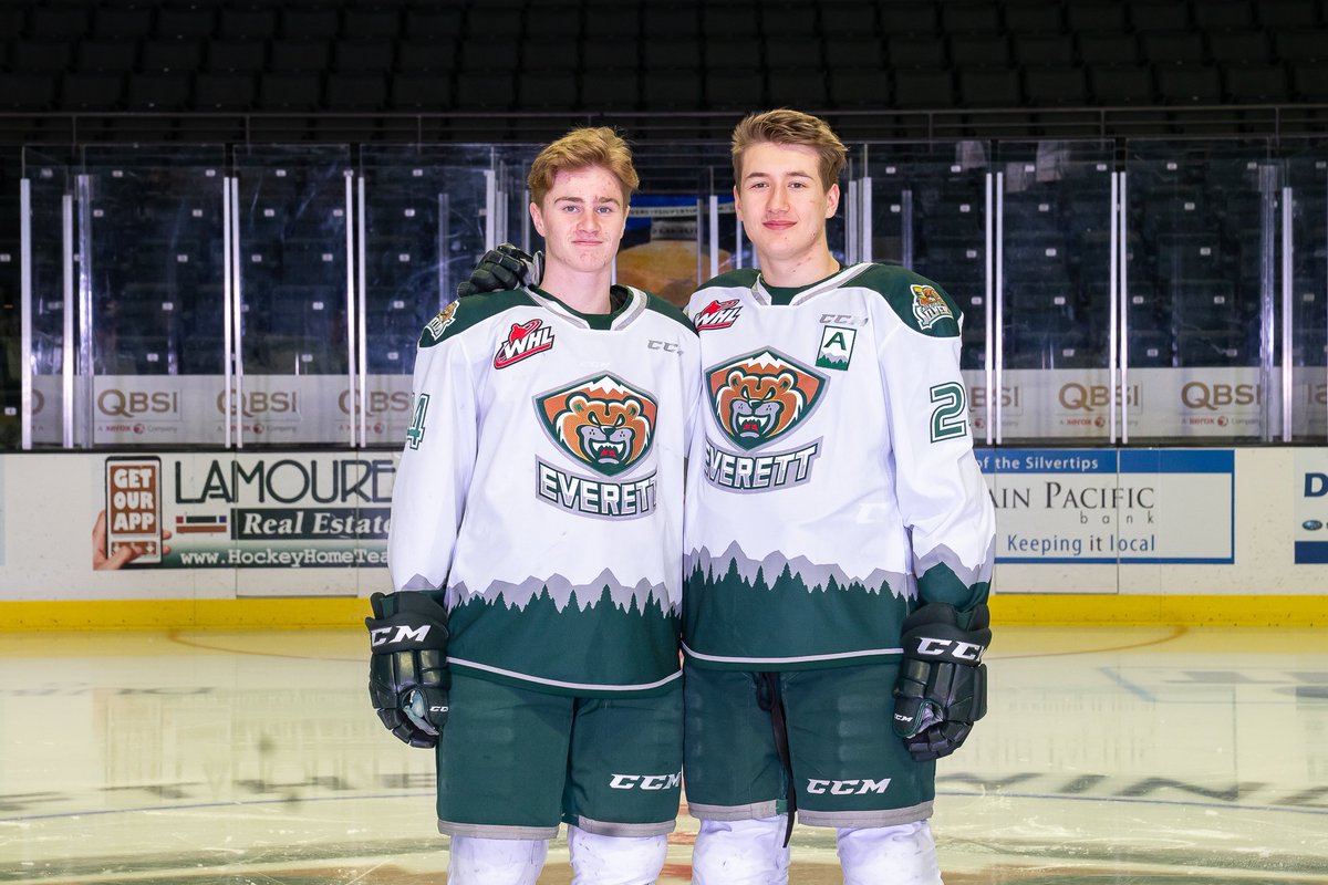 Friends on this Thanksgiving weekend. What are you thankful for? #silvertips #hockey #whl #sportsphotography