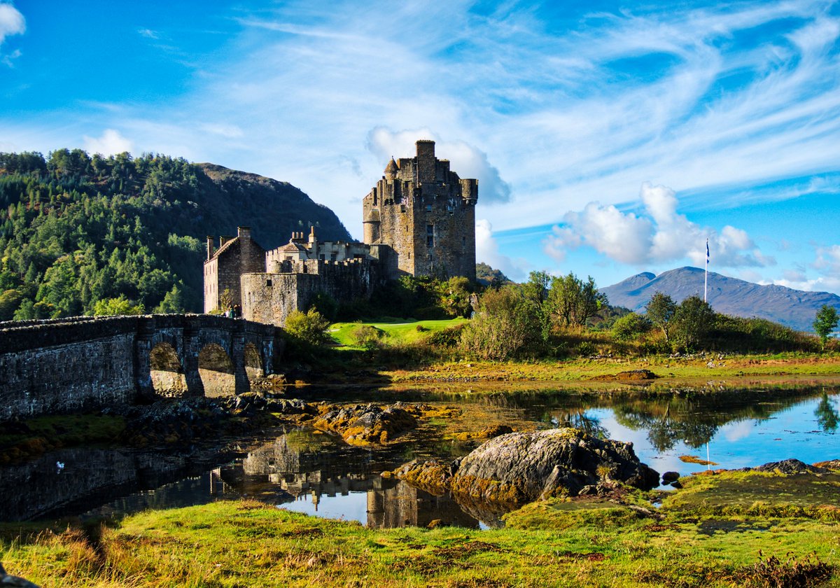NeilAlderney's tweet photo. Eilean Donan Castle in the Scottish Highlands in the early morning light earlier this year.
#eileanDonan #castle #scotland #travel #landscape #coluds #photography #olympus #history #flickr https://t.co/8jYKeWt1tY https://t.co/7lSpnM9xZh