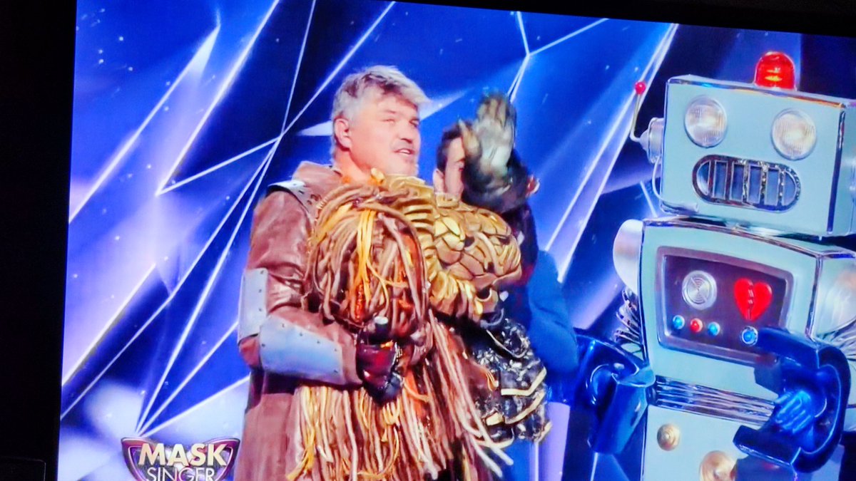 68AlexBEFL's tweet photo. #ReconfinementS30 @MaskSinger_TF1 grΓ’ce Γ #DavidDouillet je suis tjrs sur #DanielLevis @CamilleCombal @alsublet @kevadamsss
@Anggun_Cipta @JarryAtypique #MaskedSingerPH https://t.co/dIgItkzBQY