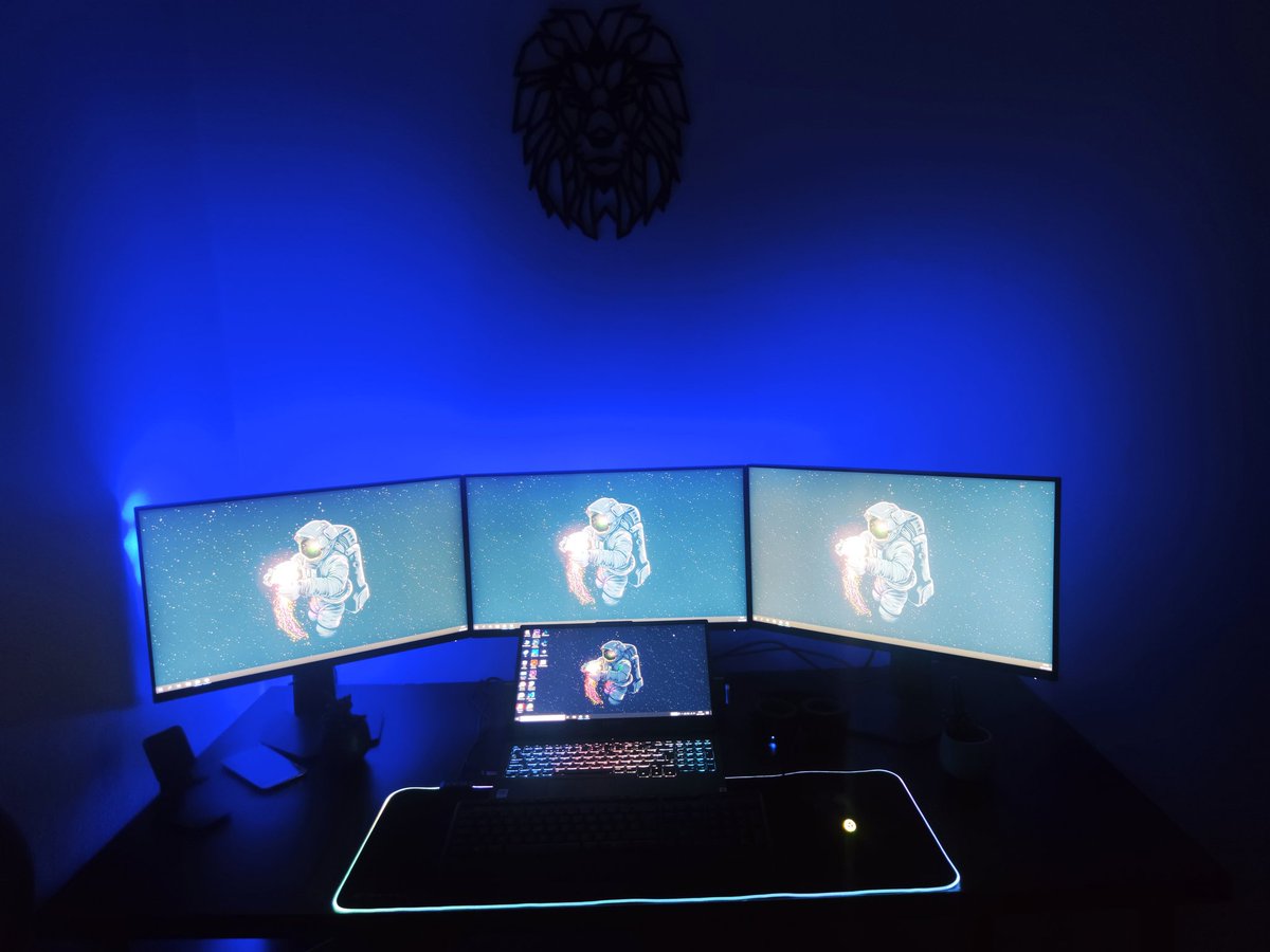 bypinault's tweet photo. I may have done something 🤫 #setup #setupwork #Work #coder https://t.co/z6bZpsdar5