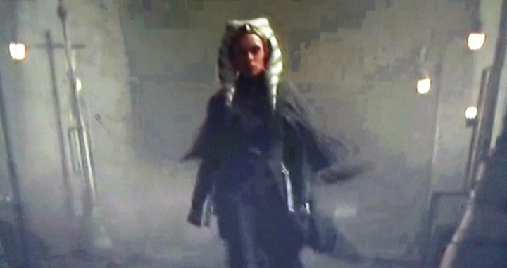 REKKHAN's tweet photo. Major shout-out to the gorgeous,  multi talented @rosariodawson ! Geez!! Is there any role that she can't play? She killed it !  Continued blessings and success to you always! #ISaluteYouQueen @TheMandalorian https://t.co/wP2O9bFbS7