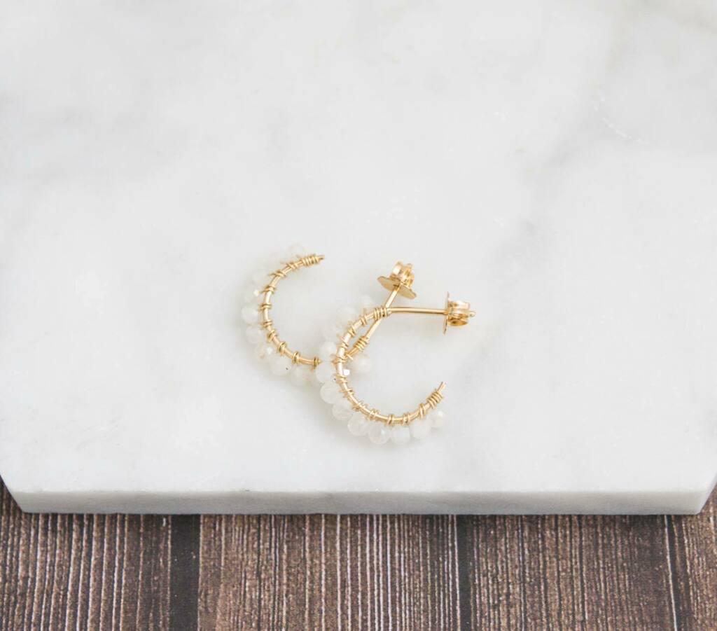 ButtonDaisyCo's tweet photo. Newly listed natural Rainbow Moonstone mini hoops in the shop! These beauties are lightweight and so versatile they can be rocked with any outfit style. They are 14k gold filled (not plated!), so they are great with those with sensitive ears.
•
•
Sho… https://t.co/P8q5UhAaIJ https://t.co/Vp0KshdlVf