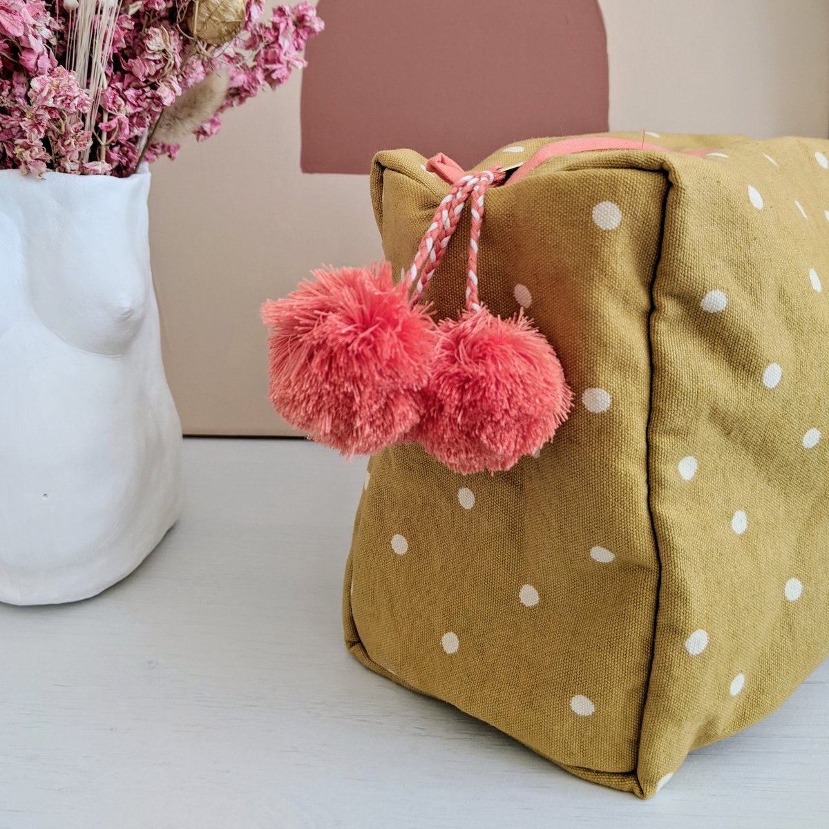 W A S H * B A G S

Brand new bold and beautiful wash bags now available in our little shop!

Gorgeous gift ideas for those who want to support a small business and shop kind. Every purchase is helping us to get more girls into school.

maykher.com/product-catego…

#ForWomankind