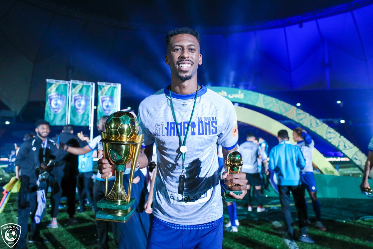 Alhilal_FC's tweet photo. 🎶 لا رفرف أزرقنا.. يحجب شعاع النور 😍💙

#الهلال
#الهلال_بطل_الكأس_الأغلى https://t.co/oqzGl137Db