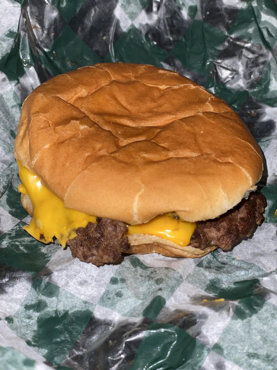 iamchrisjung's tweet photo. This is how I contribute to #ShopSmallSaturday in Hopkinsville. 🍔 

#Ferrells #HuskyInHoptown #ShopLocal https://t.co/7rHjz4A9sW