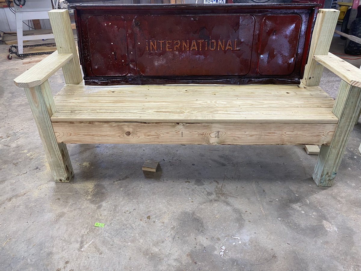 BeardedTeach87's tweet photo. #TailgateBench built from an old @case_ih truck tailgate. https://t.co/4Ko2w2FPtM