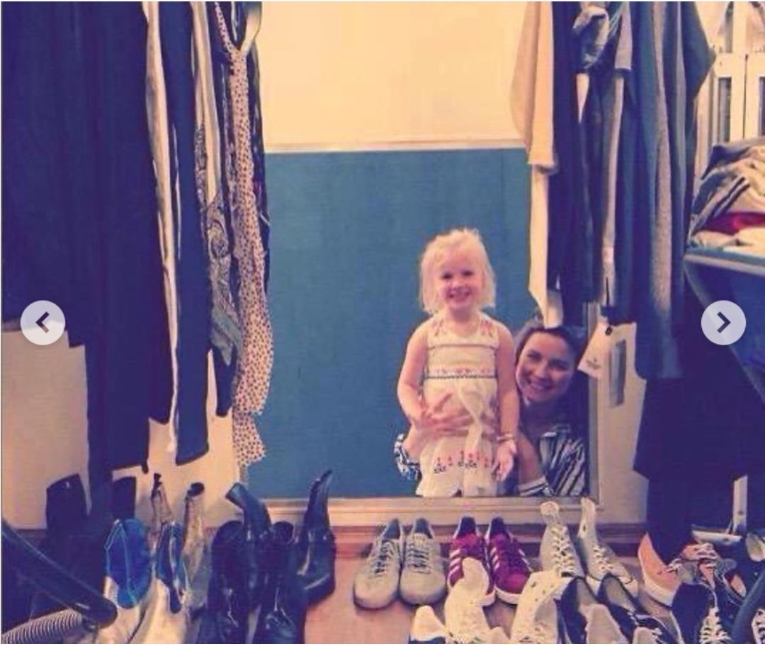 four dressing roomsfour hotel roomsfive boys