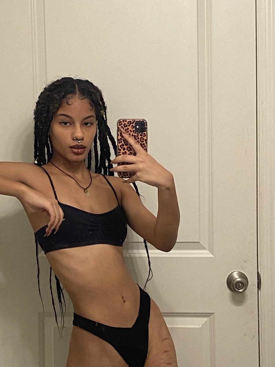 torismuse's tweet photo. maybe i really don’t exist https://t.co/2GfXbQ2xfL