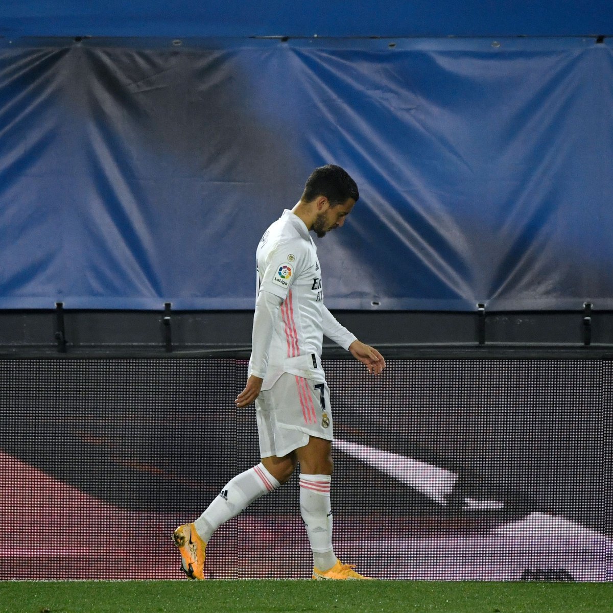 eden hazard boots 2020